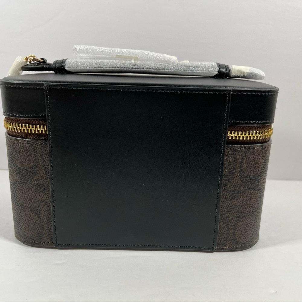 Sold Coach Cosmetic Case In Signature Canvas CW728- Walnut/Black NWT - Picture 5 of 7